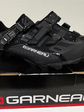 Men's Garneau Black Cycling Shoes - Performance Fit
